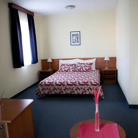 Hotel Arcus 3*